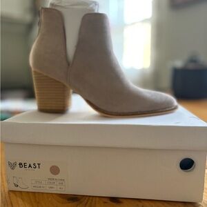 BEAST FASHION Gray Ankle Booties